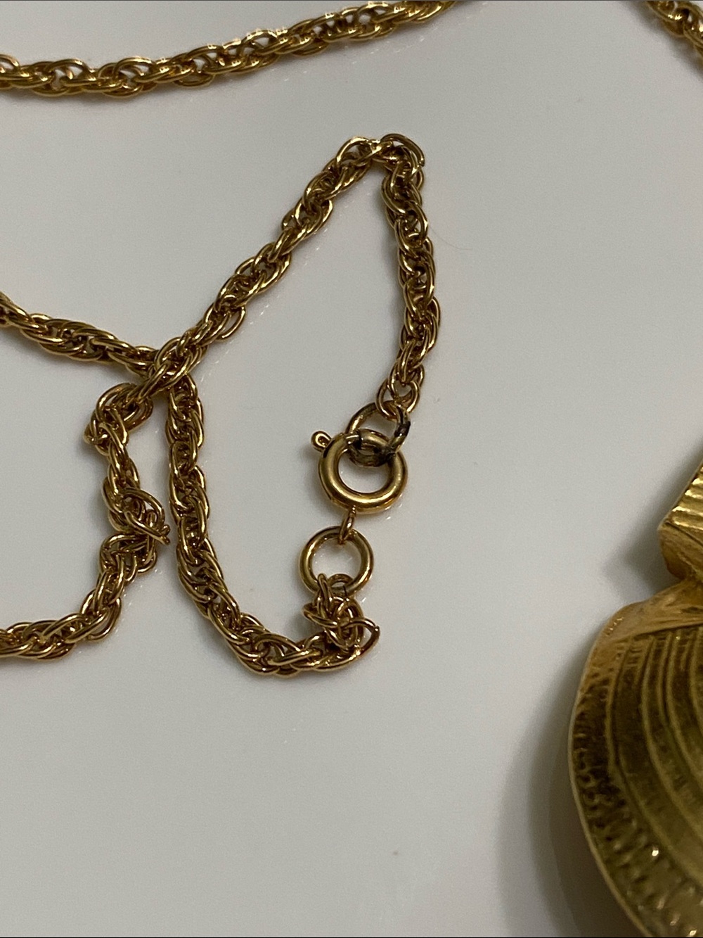 VTG Gold Egyptian Pharaoh Pendant Necklace - Picture 3 of 10